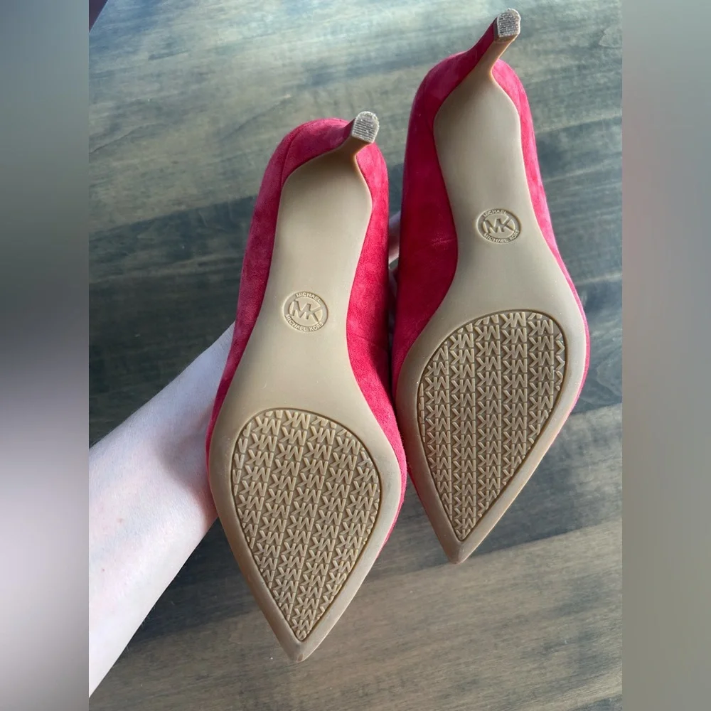 👠👠Michael Kors Red Suede Heels 👠 👠
